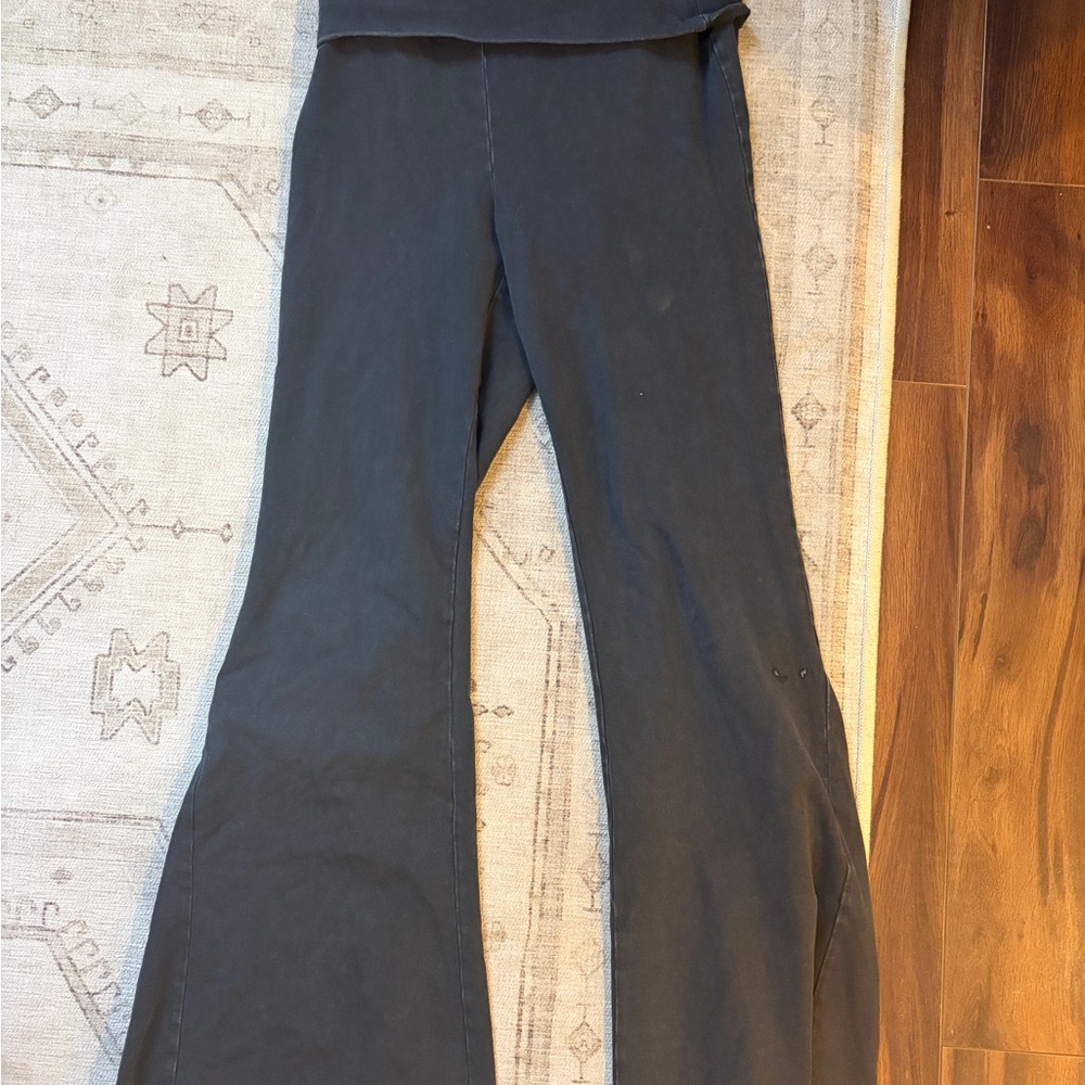 Aerie Gray Flared Leggings